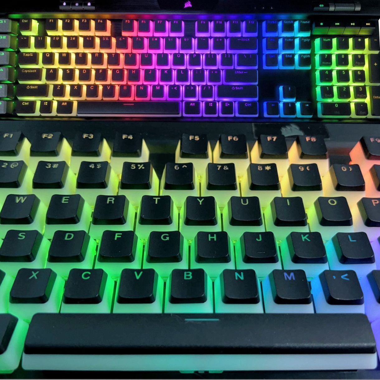 Translucent Corsair Pudding Ke - Gaming Keyboard Corsair recension och pris